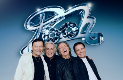 I Pooh incantano il PalaSele: sessant’anni di musica in una grande festa