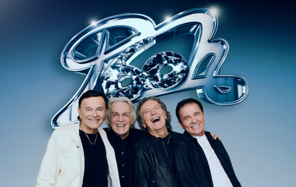 I Pooh incantano il PalaSele: sessant’anni di musica in una grande festa